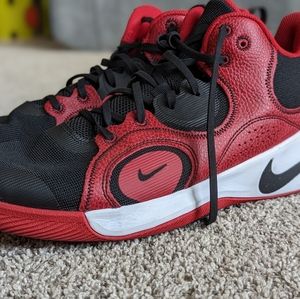 Men's Nike Fly Basketball Shoes